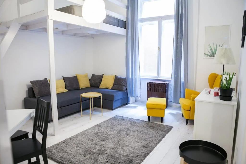 Central 30M2 A/C Apartment, 3 Min From Ny Cafe Budapest Ngoại thất bức ảnh